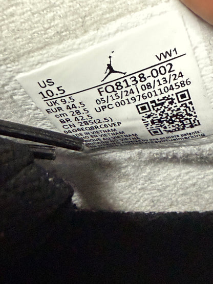 Jordan 4 Fear 10.5 Men/12 Women “Preowned”