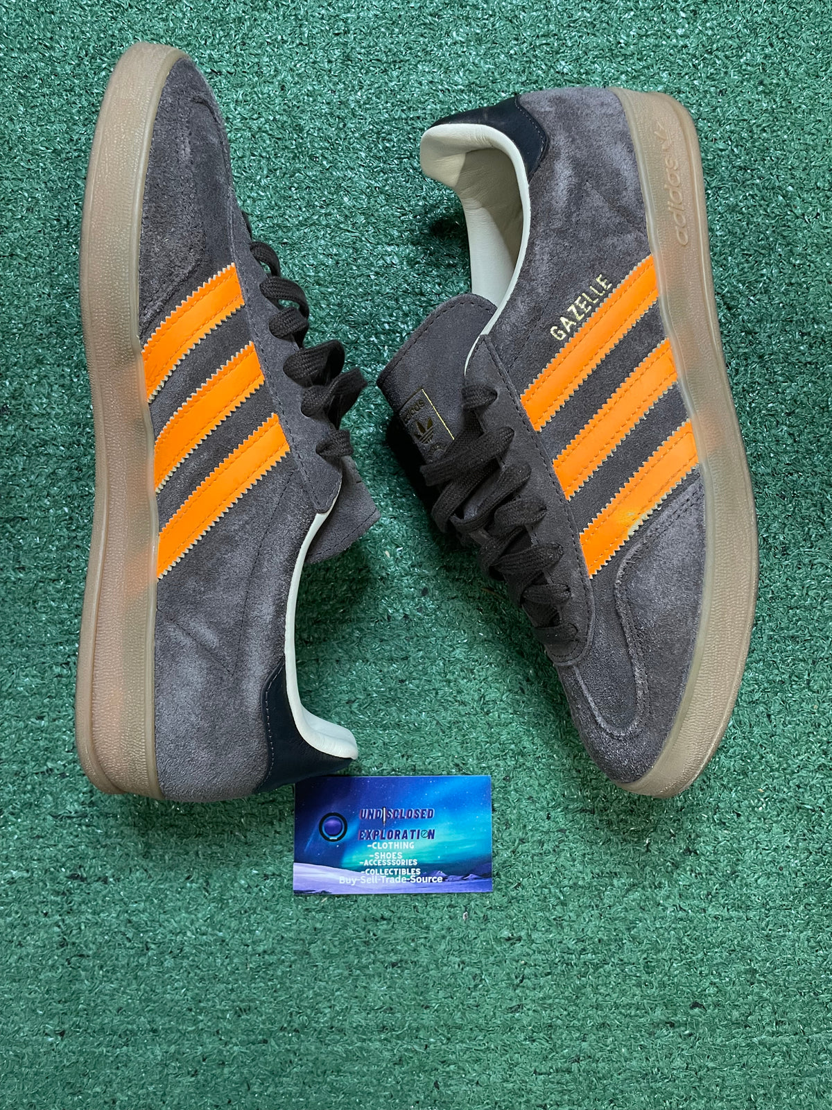 Adidas Gazelle brown & tangerine size 9.5men/11women