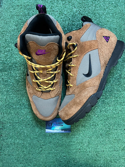 Nike ACG Torre pecan size 12men/13.5women