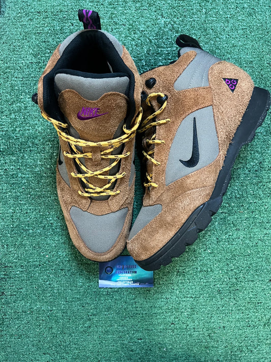 Nike ACG Torre pecan size 12men/13.5women