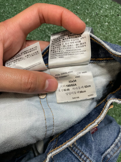 Levi 505 light wash jeans