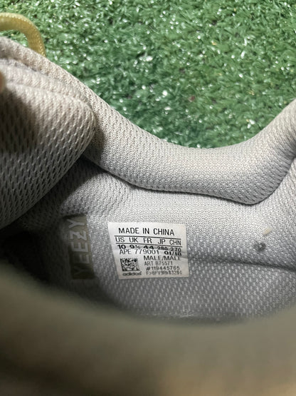 Adidas Yeezy wave runner 700 size 10men/11.5women