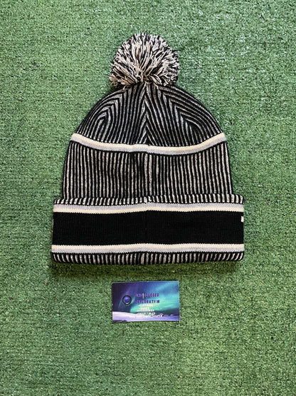 Timberland stadium black and white beanie