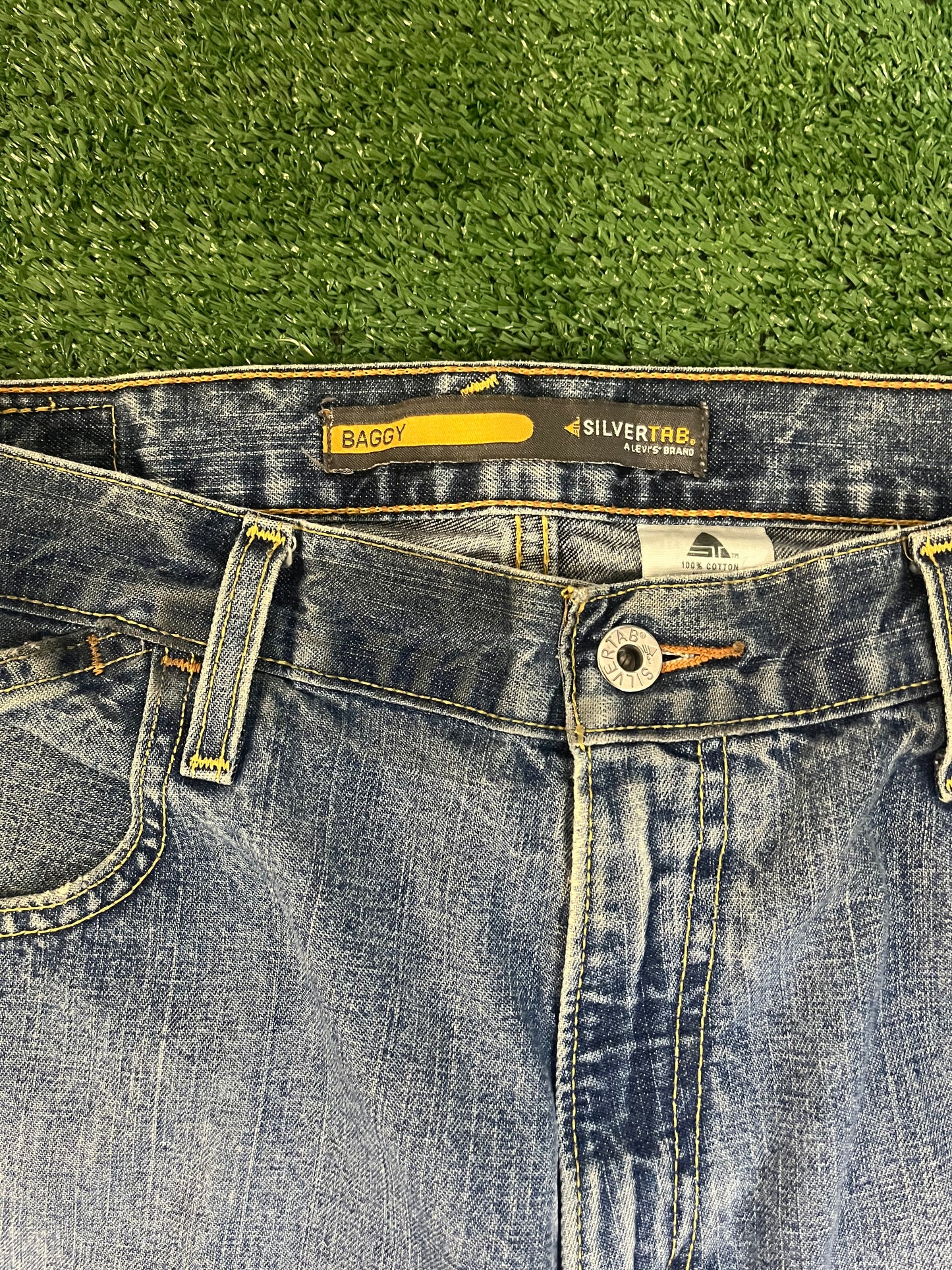 Vintage Levi Silver tab jeans