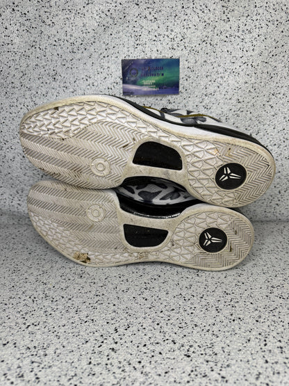 Kobe 8 Mambacita 11.5 Men/13 Women “Preowned”