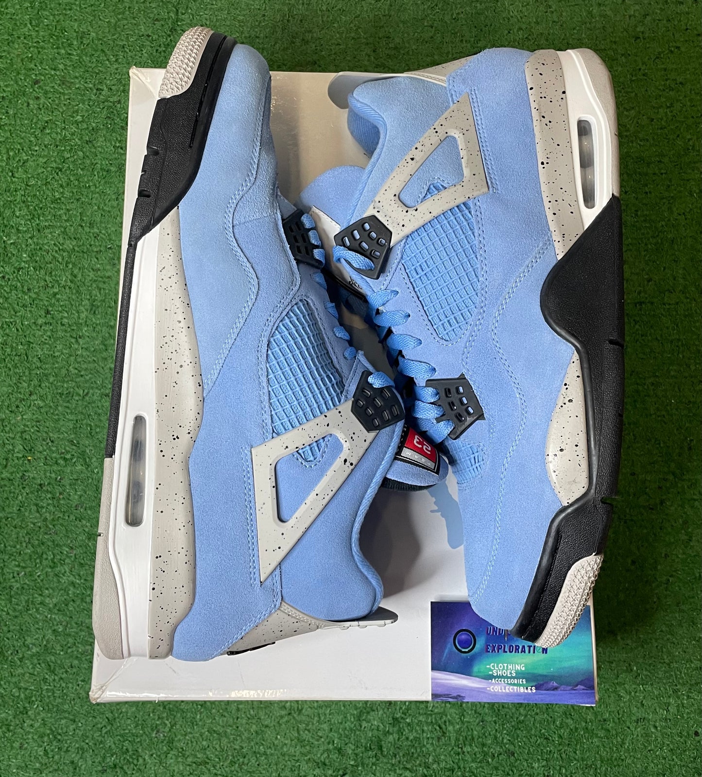 Jordan 4 Unc  University blue size 13men/14.5women