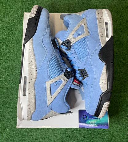Jordan 4 Unc  University blue size 13men/14.5women