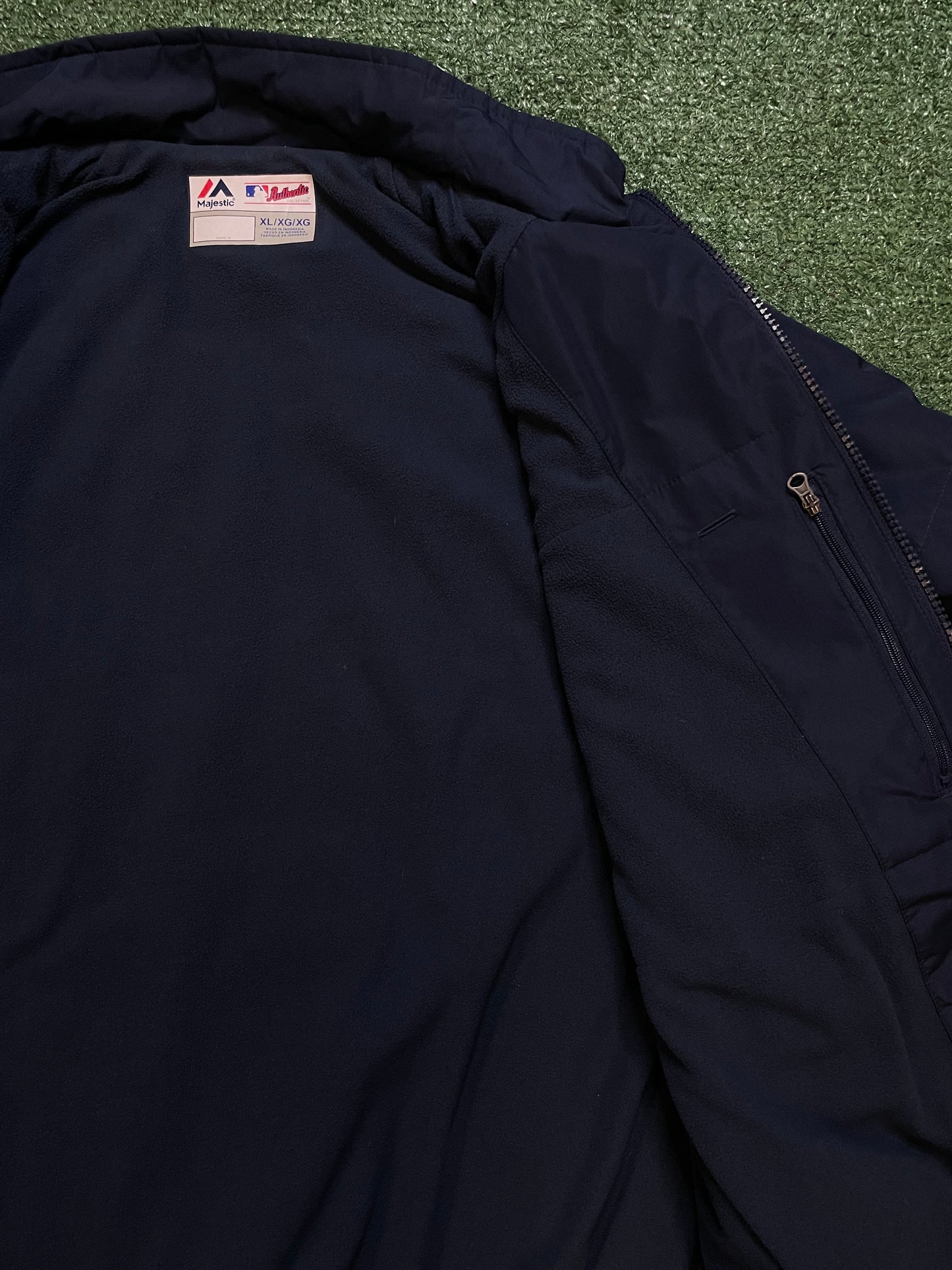 Vintage 2000s Seattle Mariners navy and silver jacket