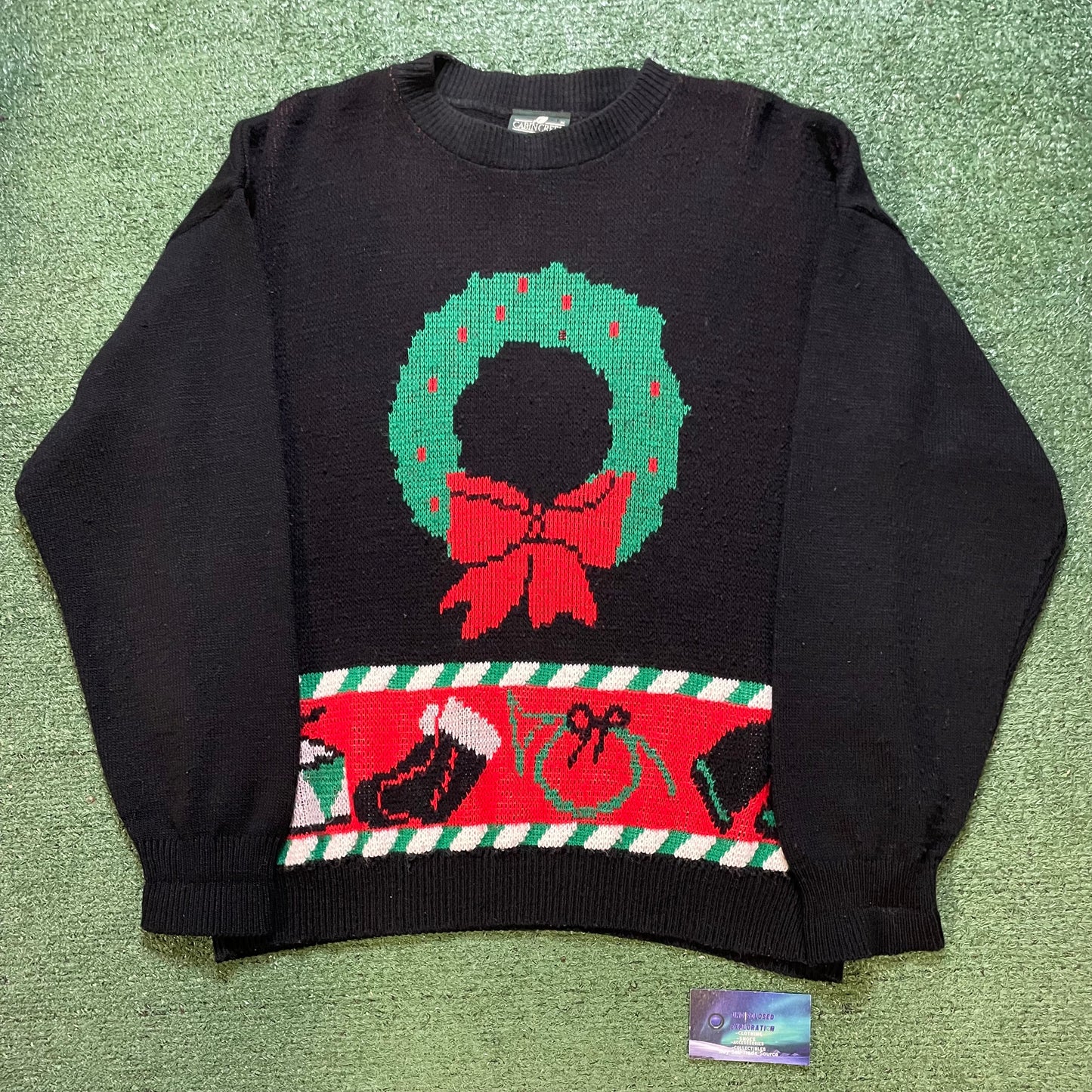 Vintage Cabin Creek wreath knit crewneck