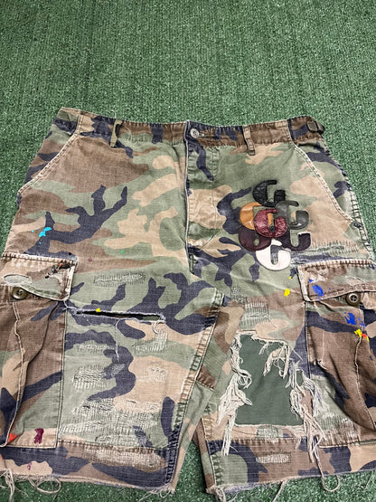 Gallery Dept G patch camouflage shorts