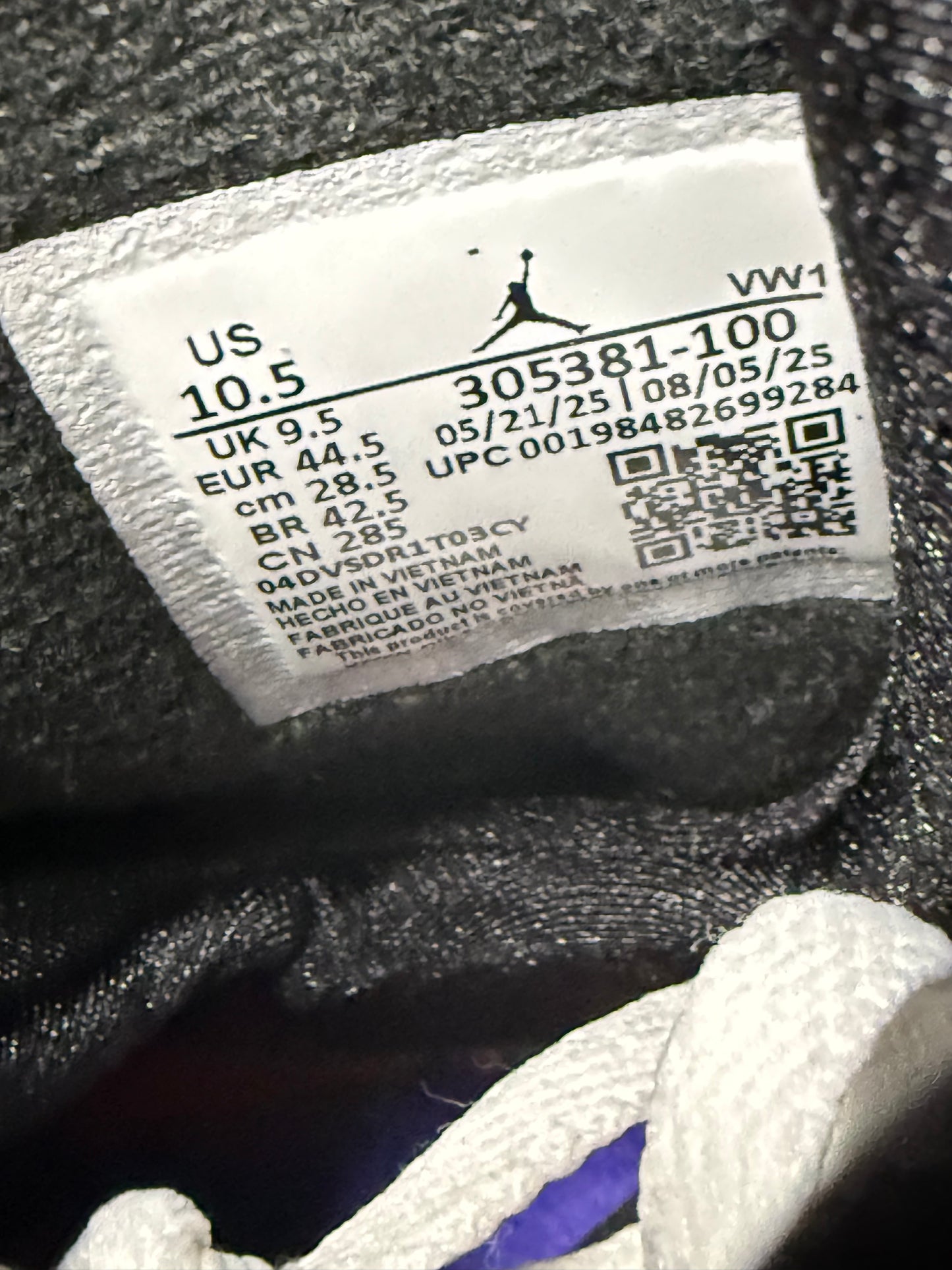 Jordan 8 Bugs Bunny 10.5 Men/12 Women “Preowned”