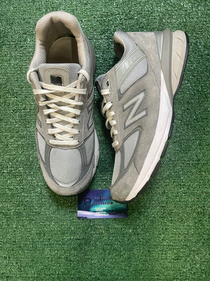 New Balance 990V5 castlerock gray size 8.5men/10women