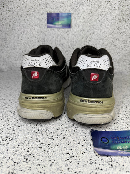 New Balance 990v3 Kith Black 9.5 Men/11 Women “Preowned”