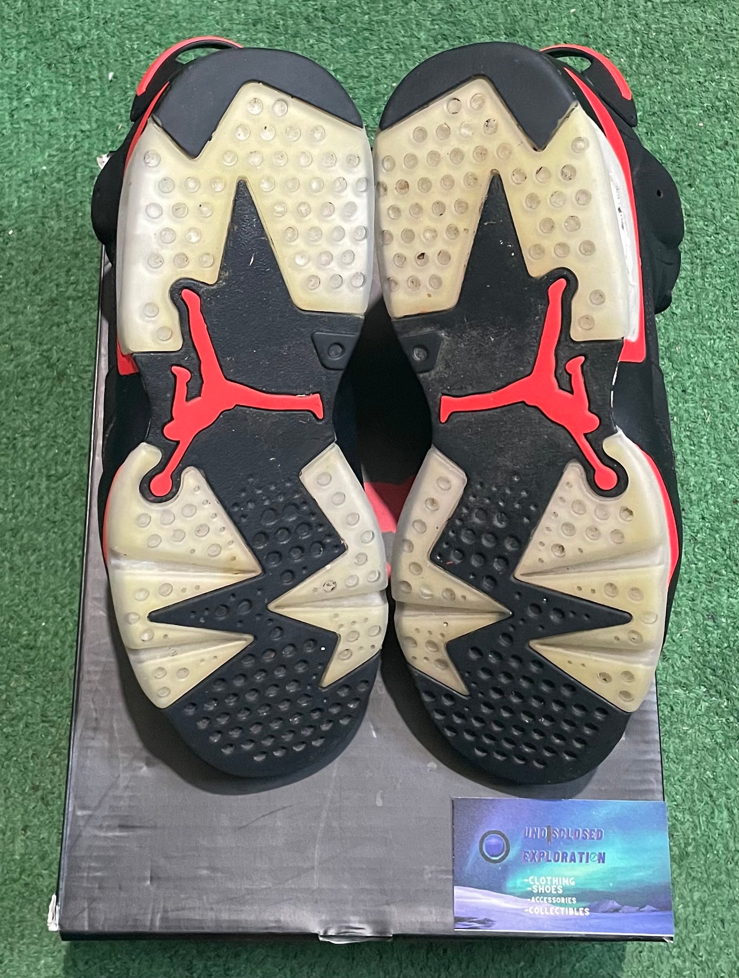 Jordan 6 Black infared 2019 size 10men/11.5women