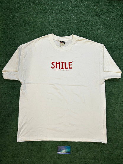 Vintage 1990s smile movie  tee