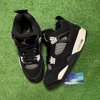 Jordan 4 Thunder 8.5 Men “Preowned”