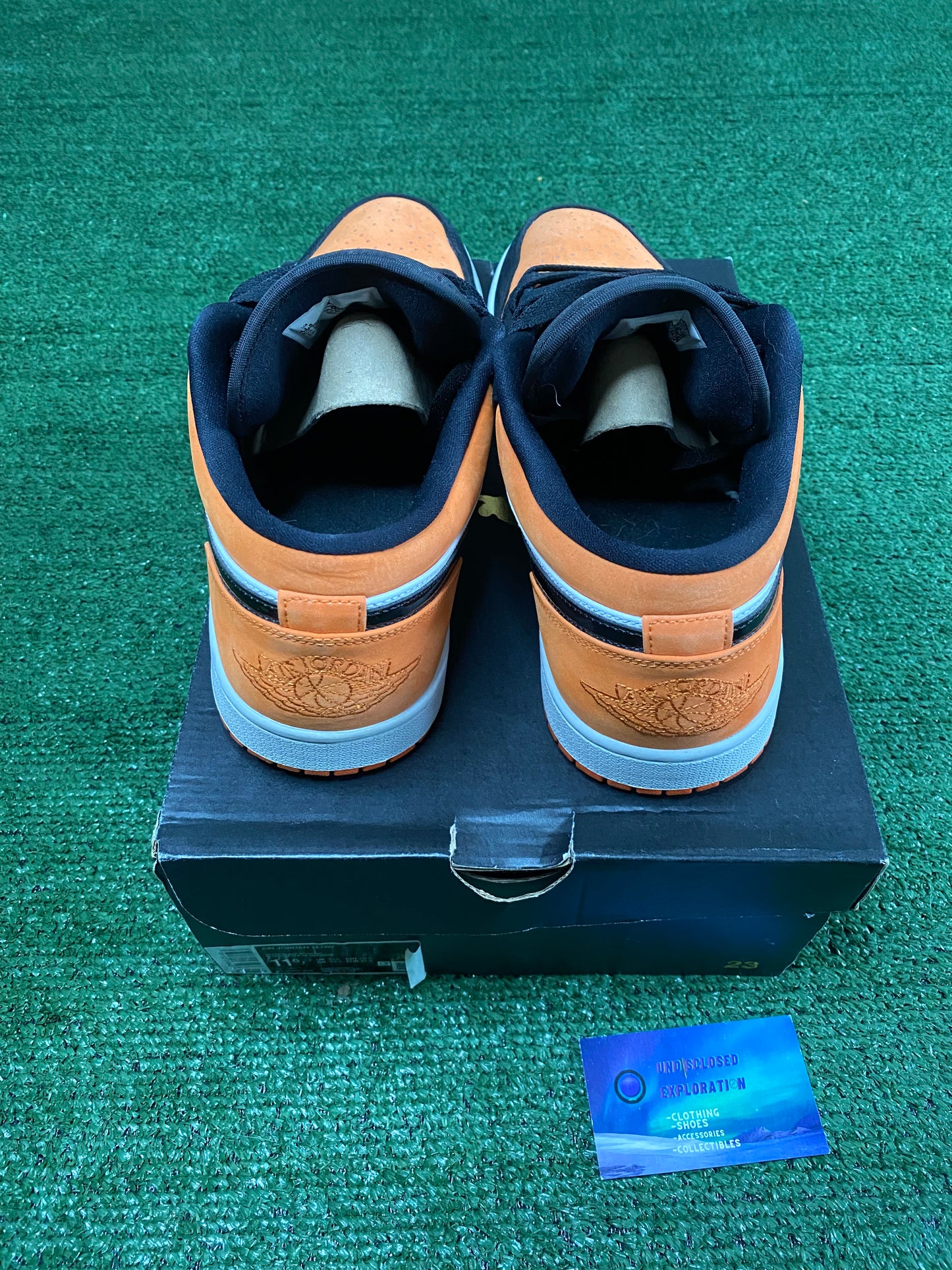 Jordan 1 low shattered backboard size 11.5men/13women