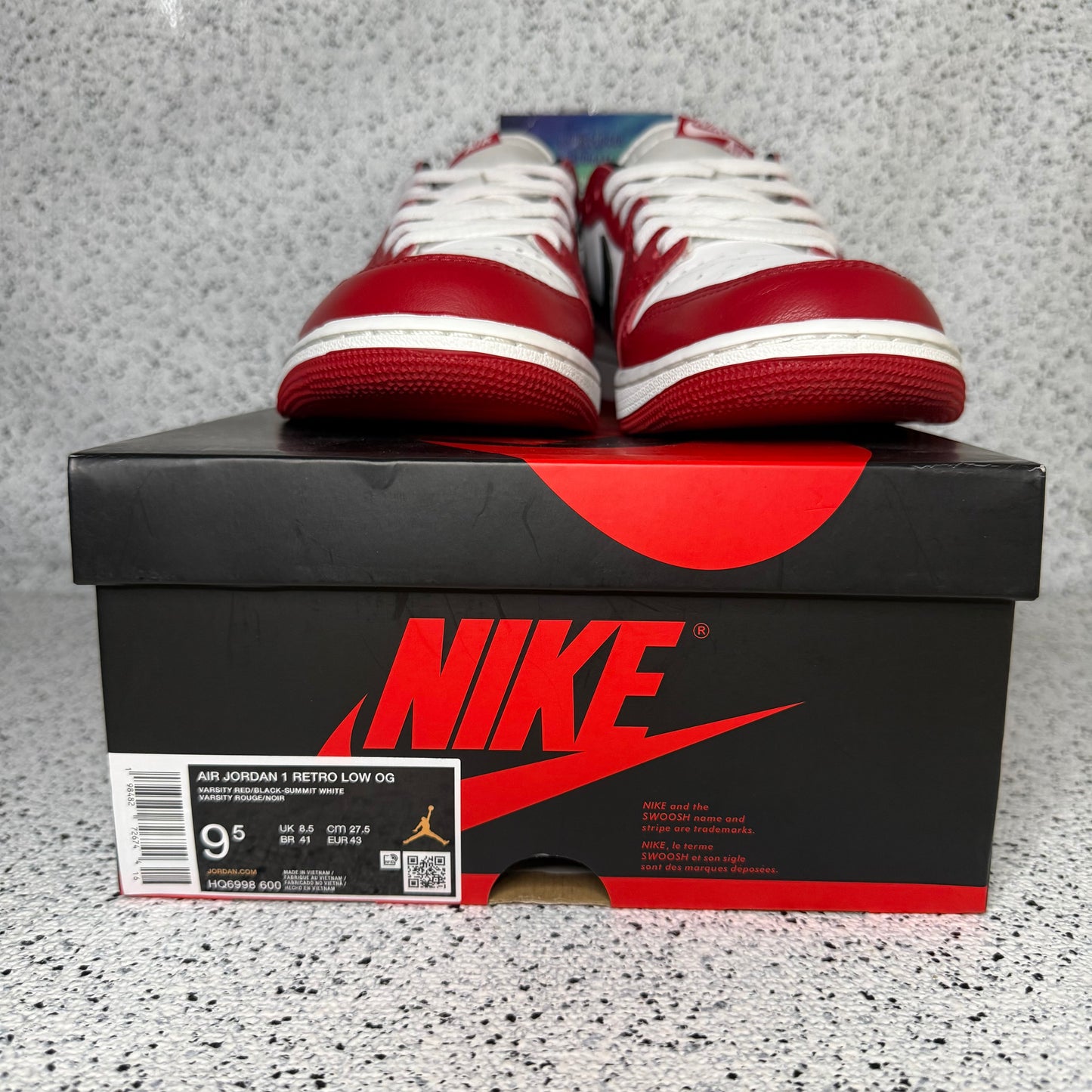 Jordan 1 Low Chicago 9.5 Men “Preowned”