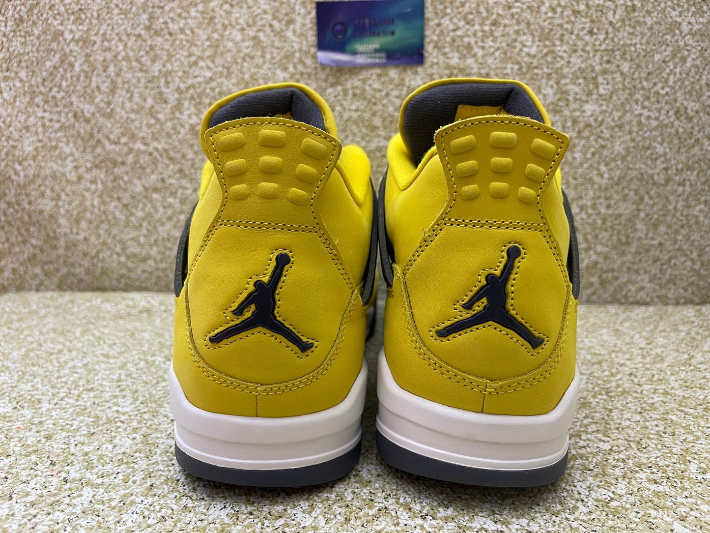 Jordan 4 Lightning 11 Men/12.5 Women “B-Grade”