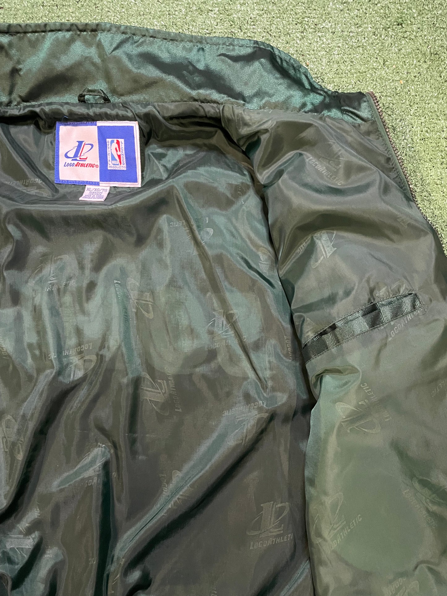 Vintage 1990s Seattle Sonics embroidered zip up jacket
