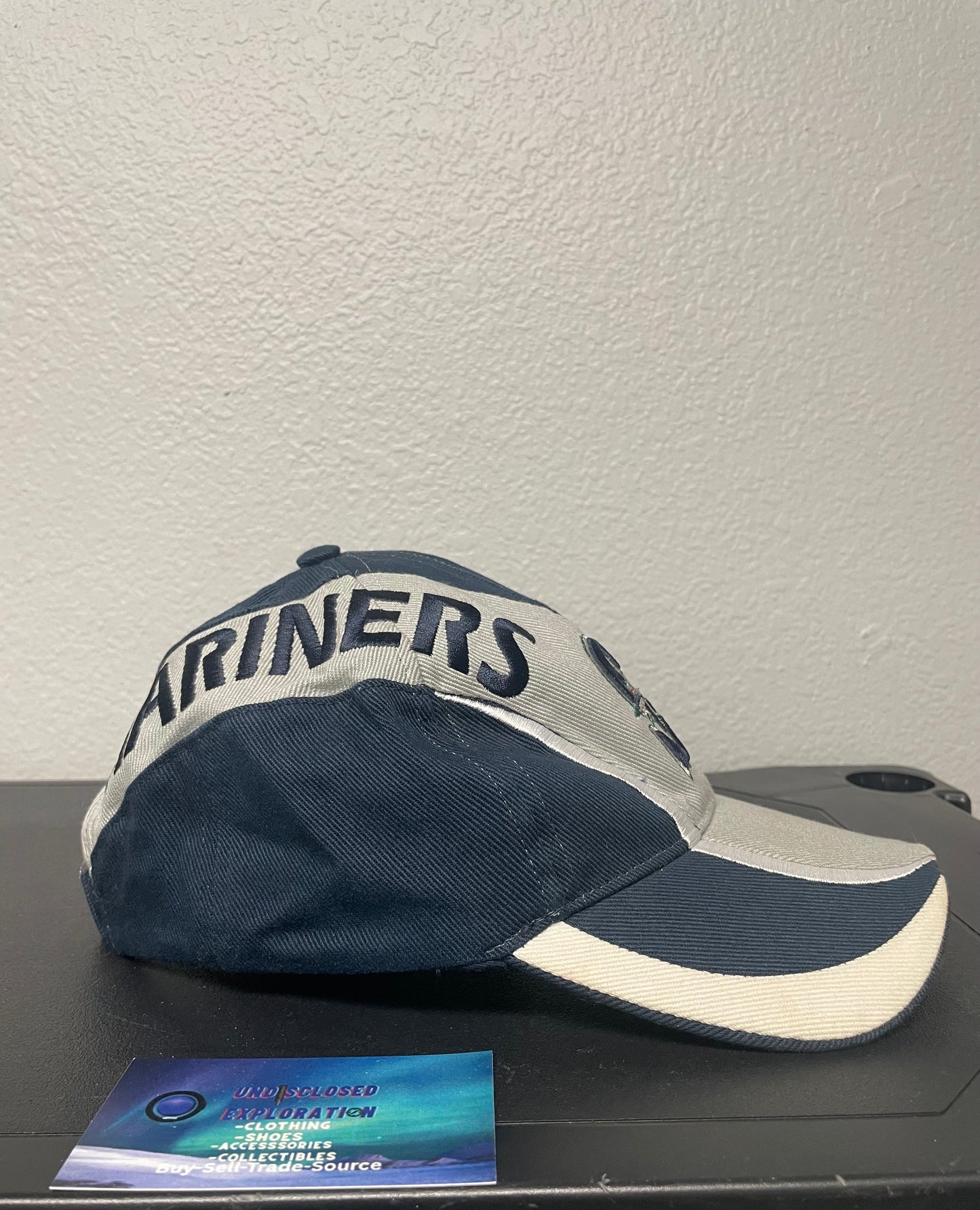 Vintage 2000s Seattle Mariners grey and navy hat