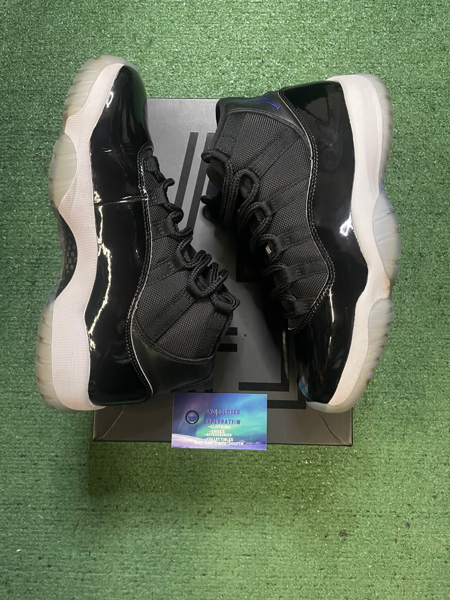 Air Jordan 11 space jam size 8.5men/10women