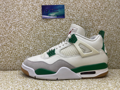 Jordan 4 Pine Green 9.5 Men/11 Women “Preowned”