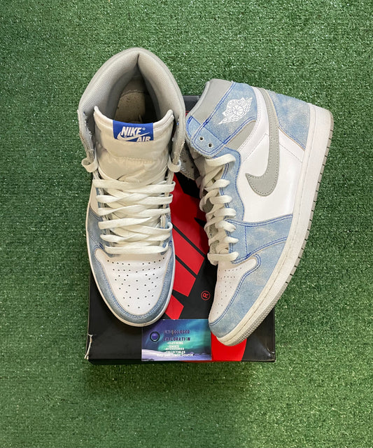 Air Jordan 1 hyper royal size 11men/12.5women