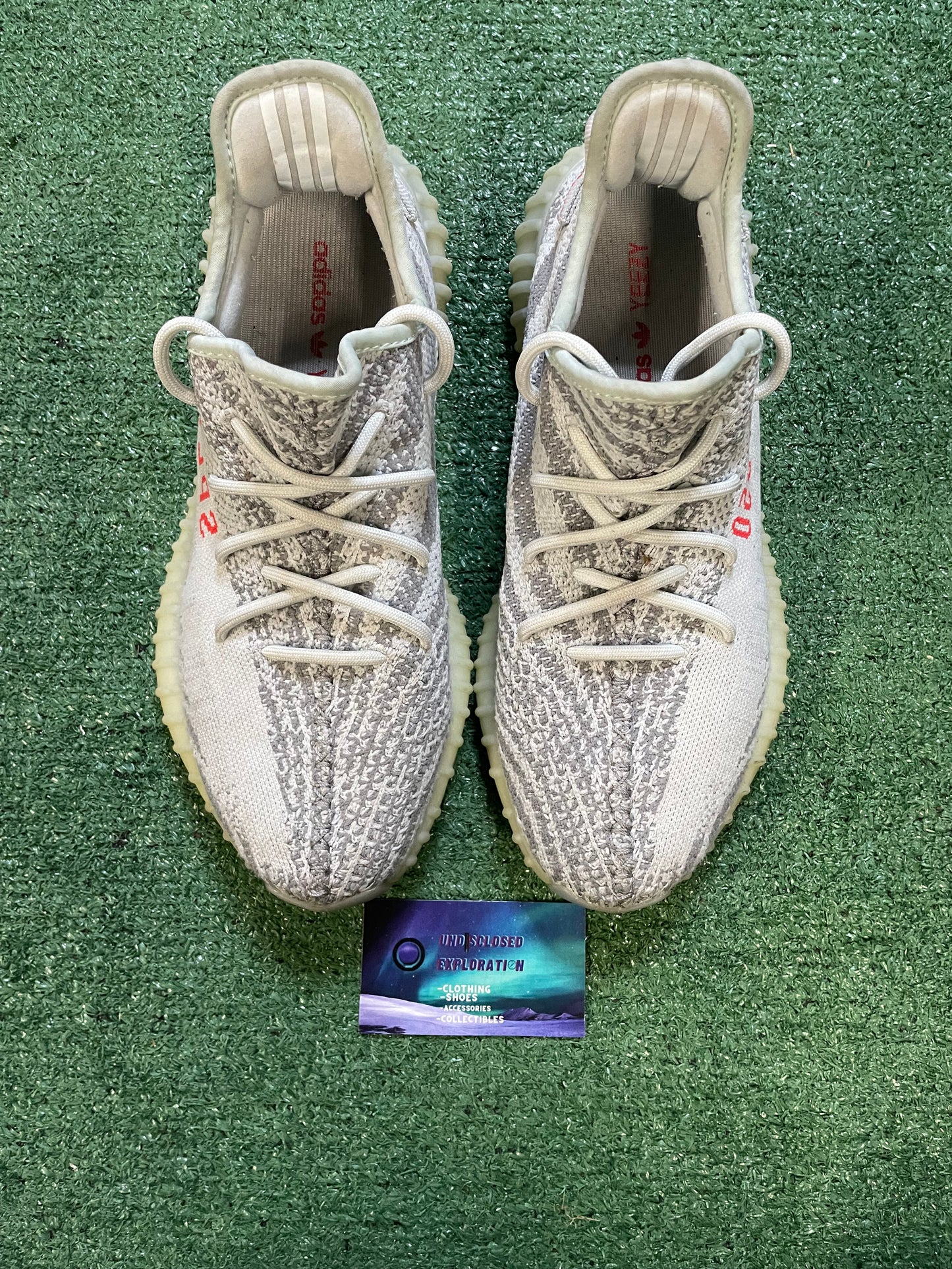 Yeezy boost 350 v2 blue tint size 10men/11.5women