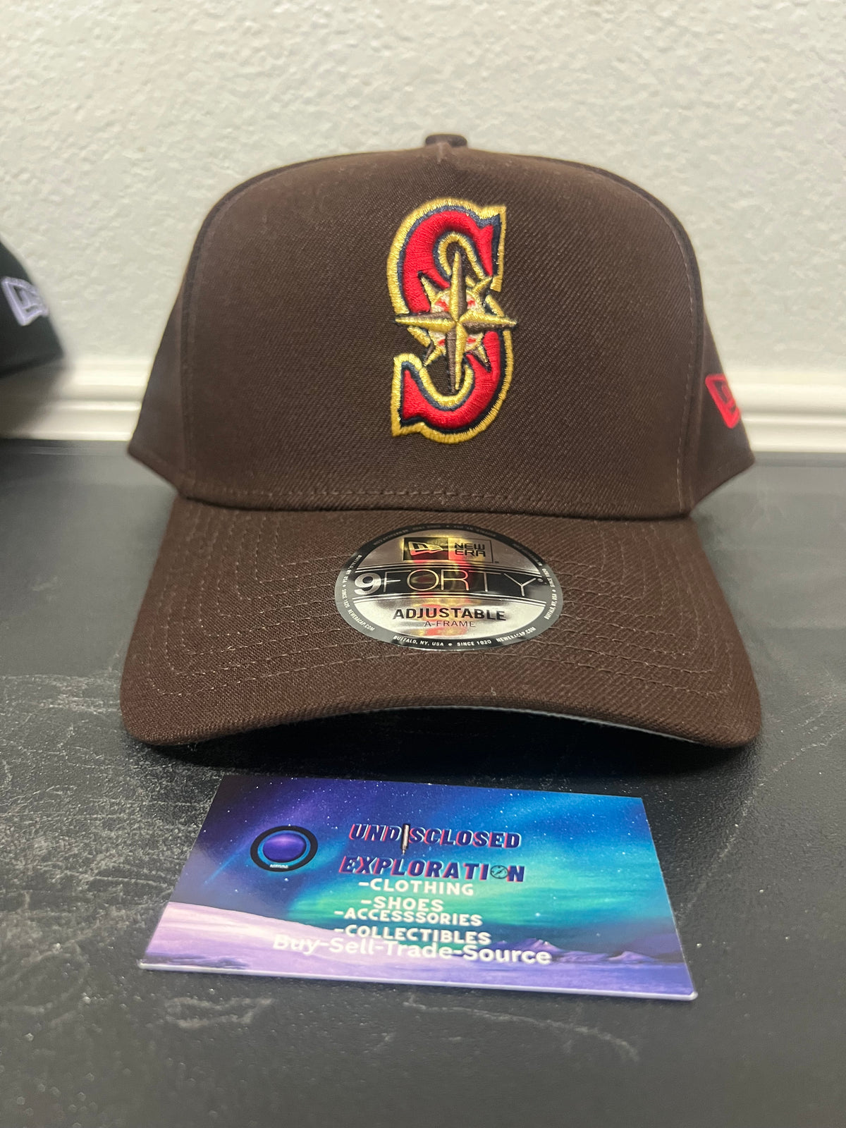 Seattle Mariners brown & red new era hat