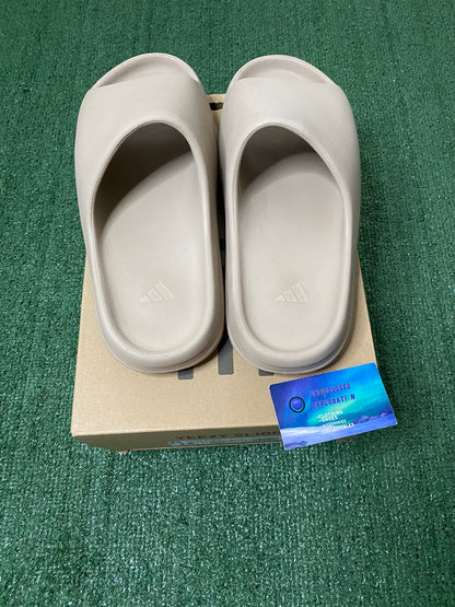 Yeezy slide “Bone” size 12men/13.5women