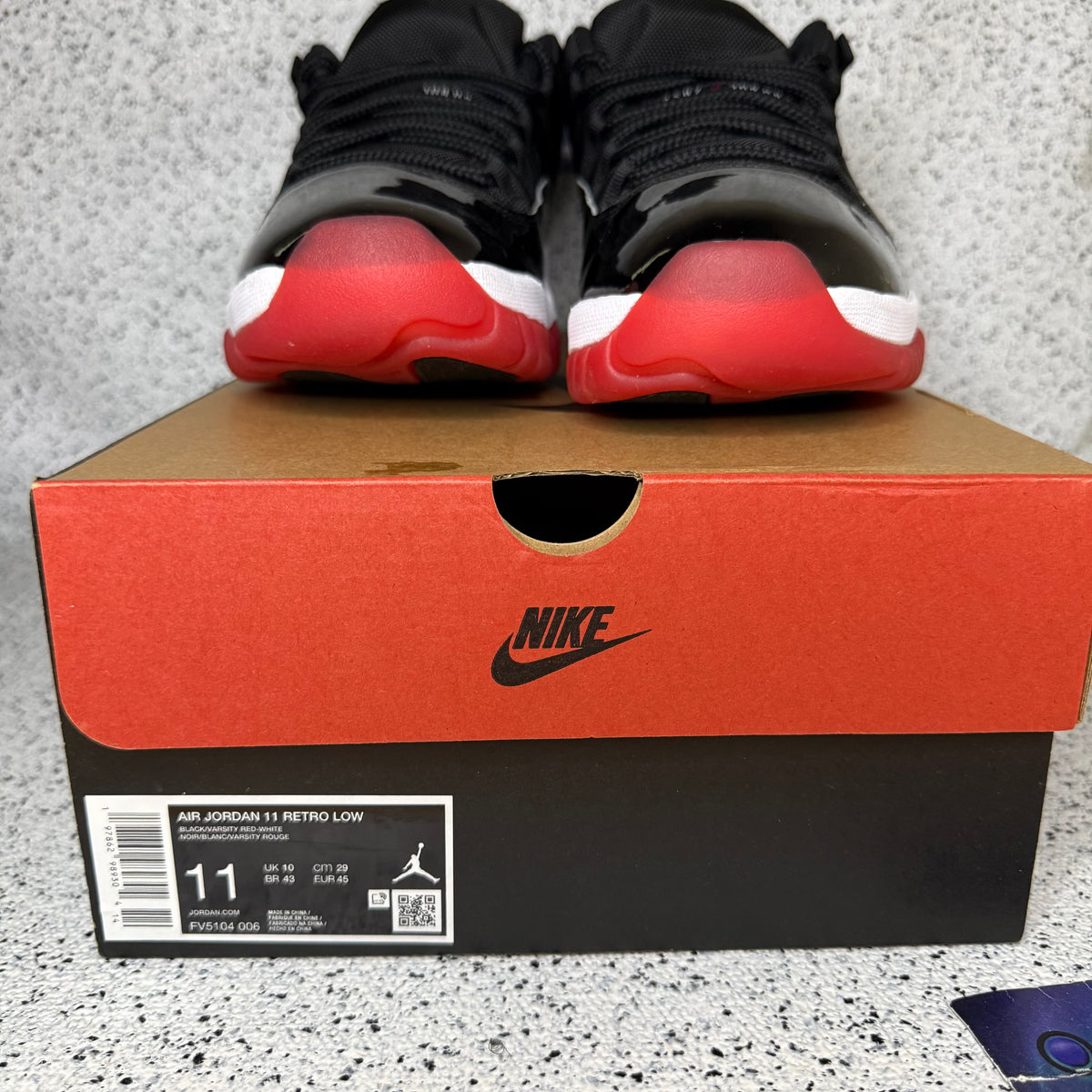 Jordan 11 Low Bred 11 Men “Preowned”