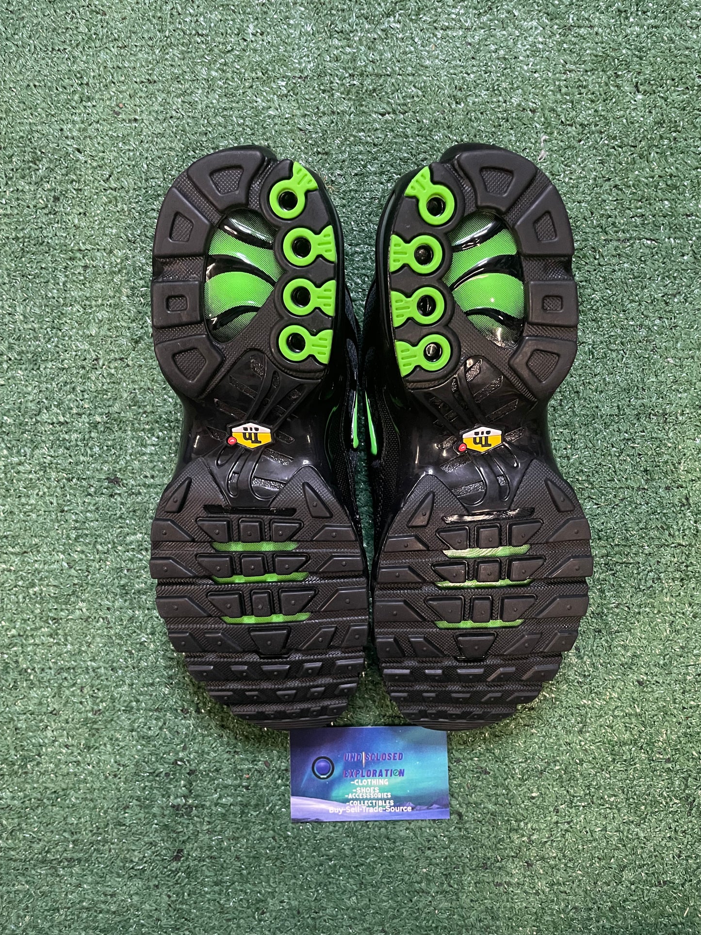 Nike air max plus green strike