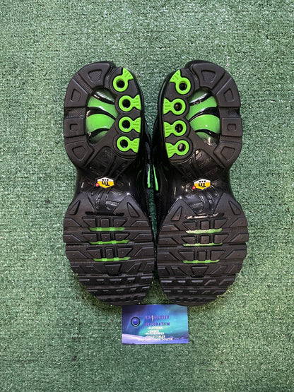 Nike air max plus green strike