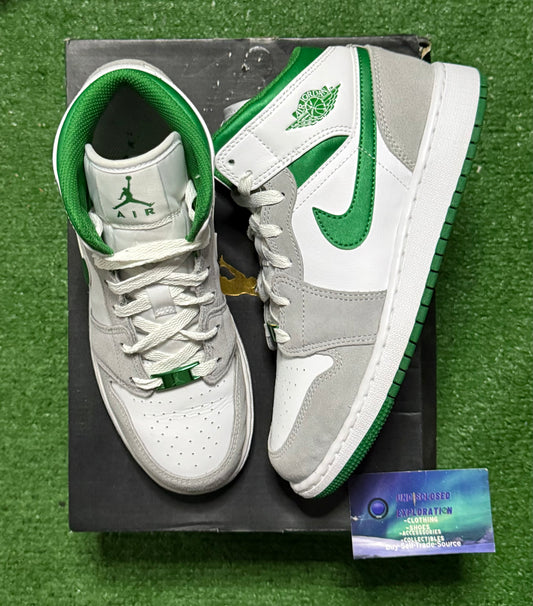 Jordan 1 Mid Pine Green 6.5 Youth/8 Women “Preowned”