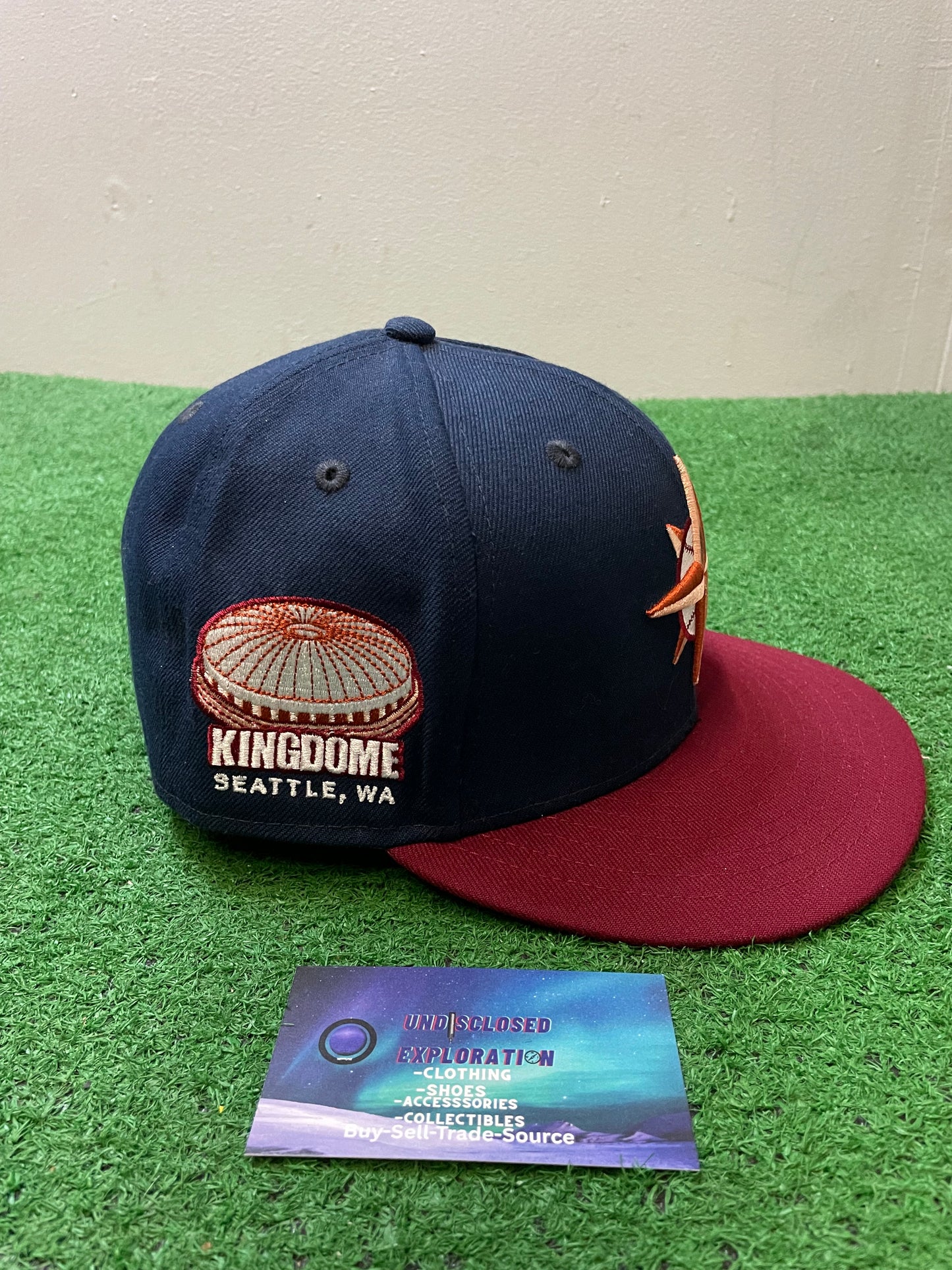 Seattle Mariners kingdome navy and red new era fitted hat