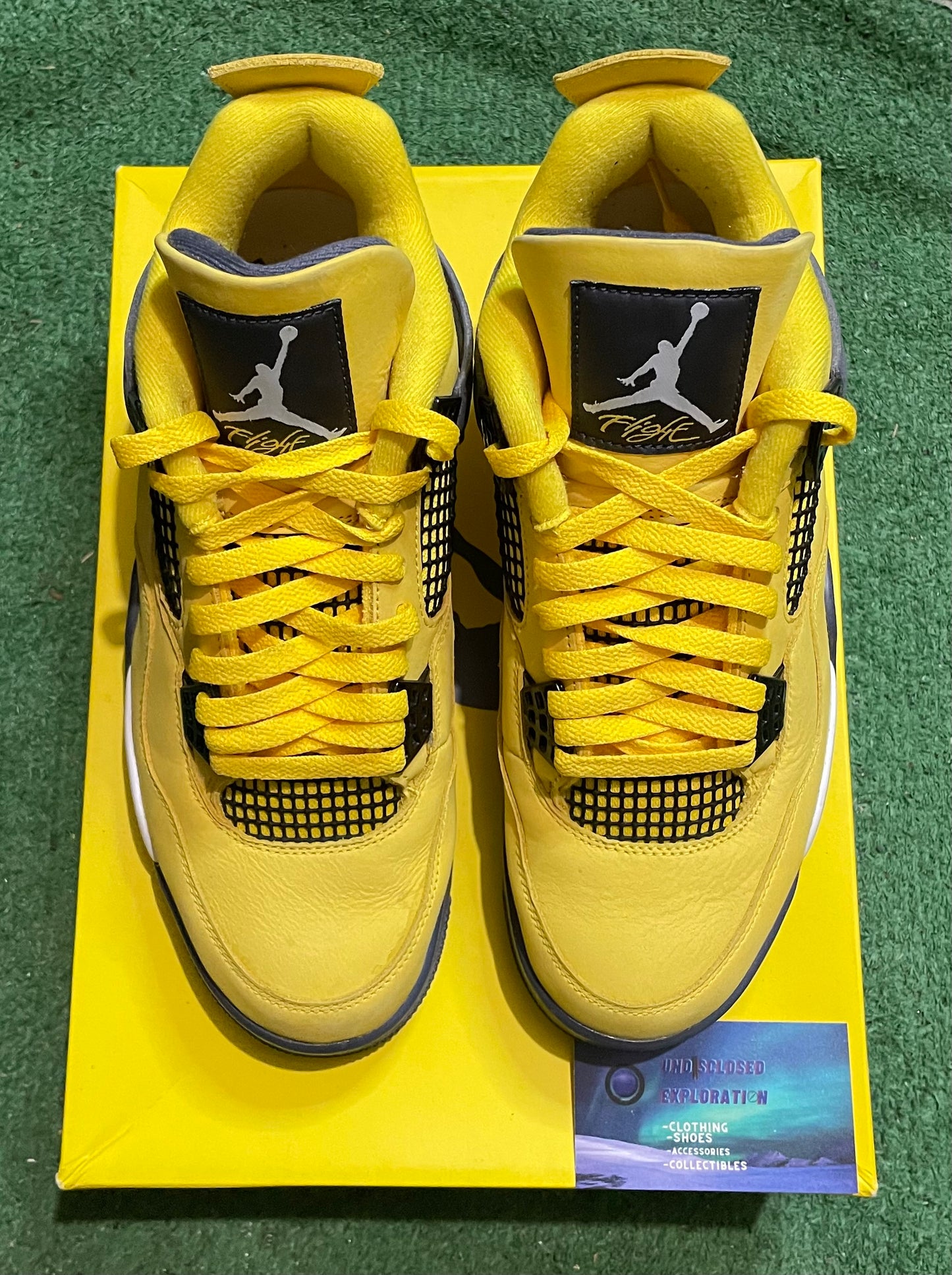 Jordan 4 lightning 2021 size 10men/11.5women