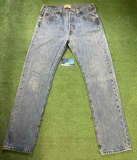 Vintage 2000s Levi’s 501 blue jeans