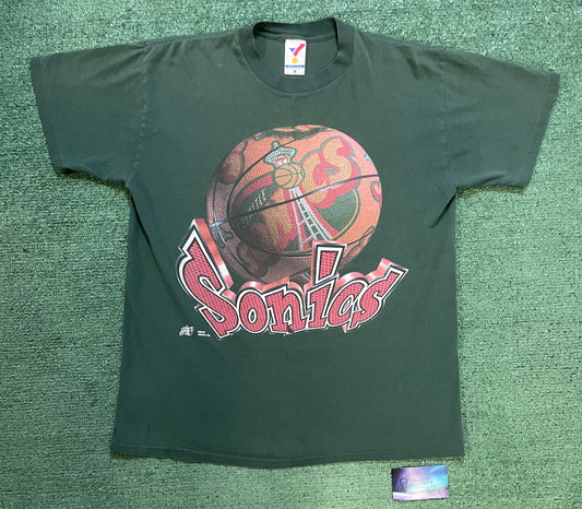 Vintage 1990s Seattle Sonics basketball tee