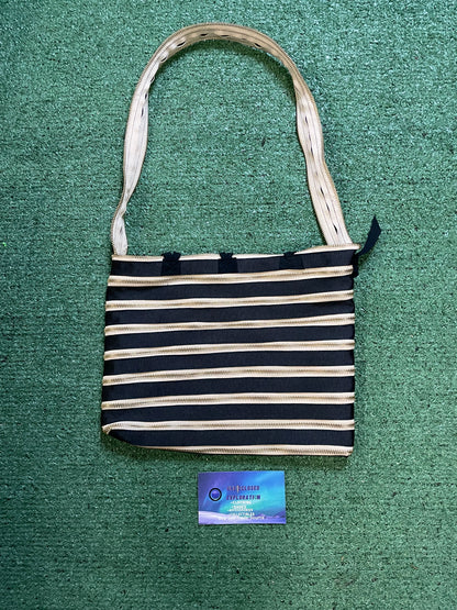 Black and cream all around zipper Purse