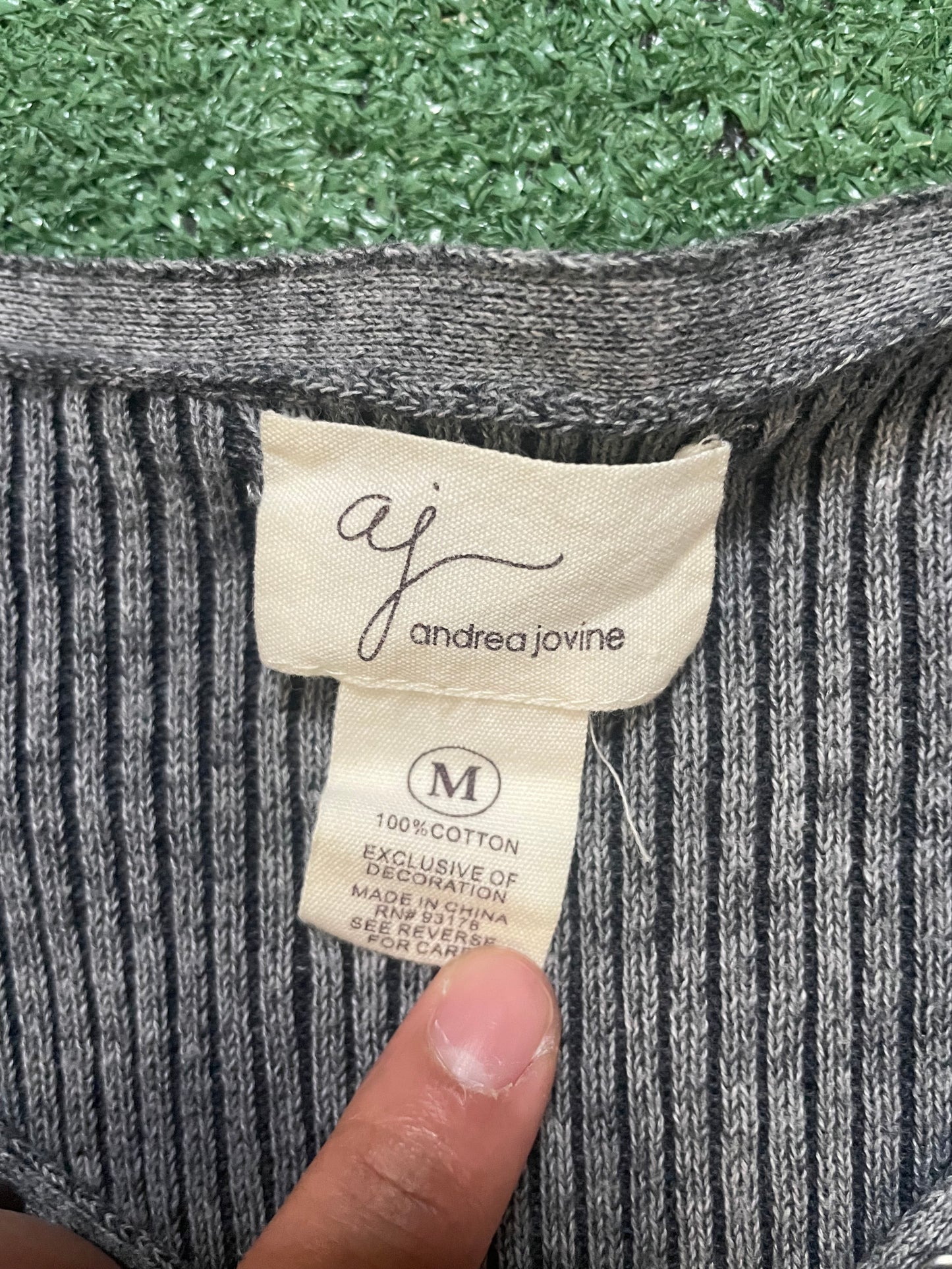 Andrea Jovine grey ribbed V neck