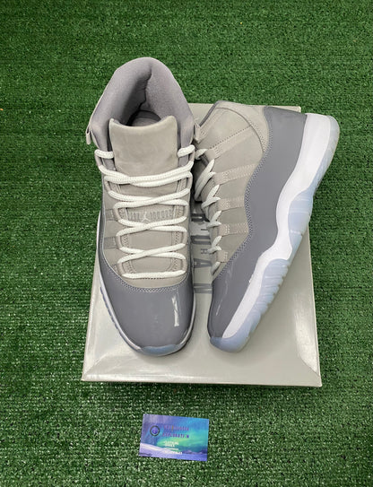 Jordan 11 cool grey size 9.5men/11women