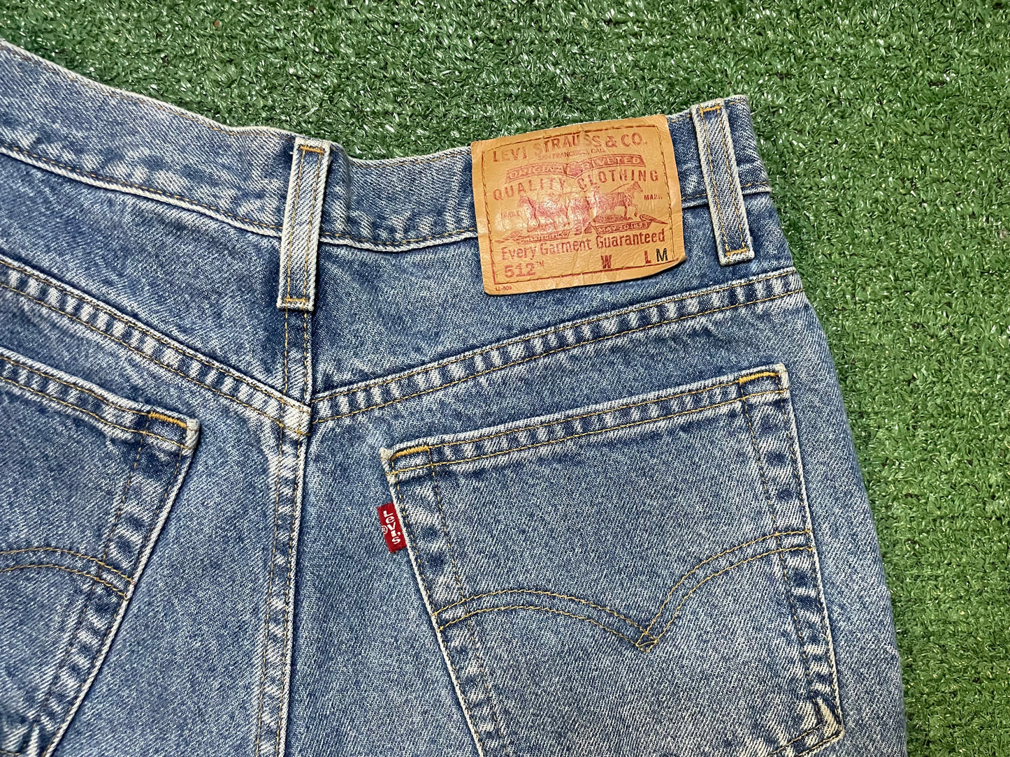 Vintage Levi 512 jeans