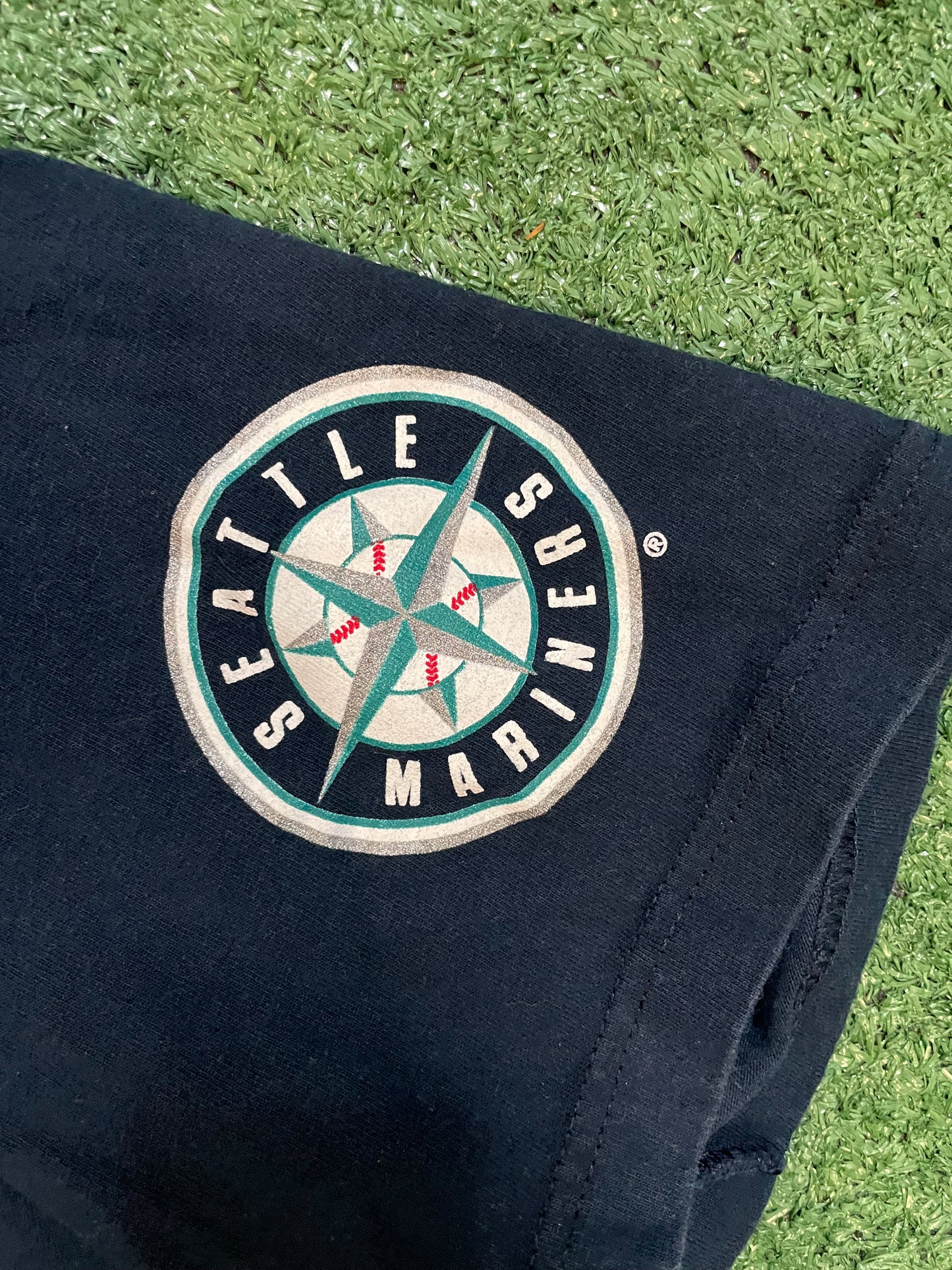 Vintage 2000s Ken Griffey #24 player tee