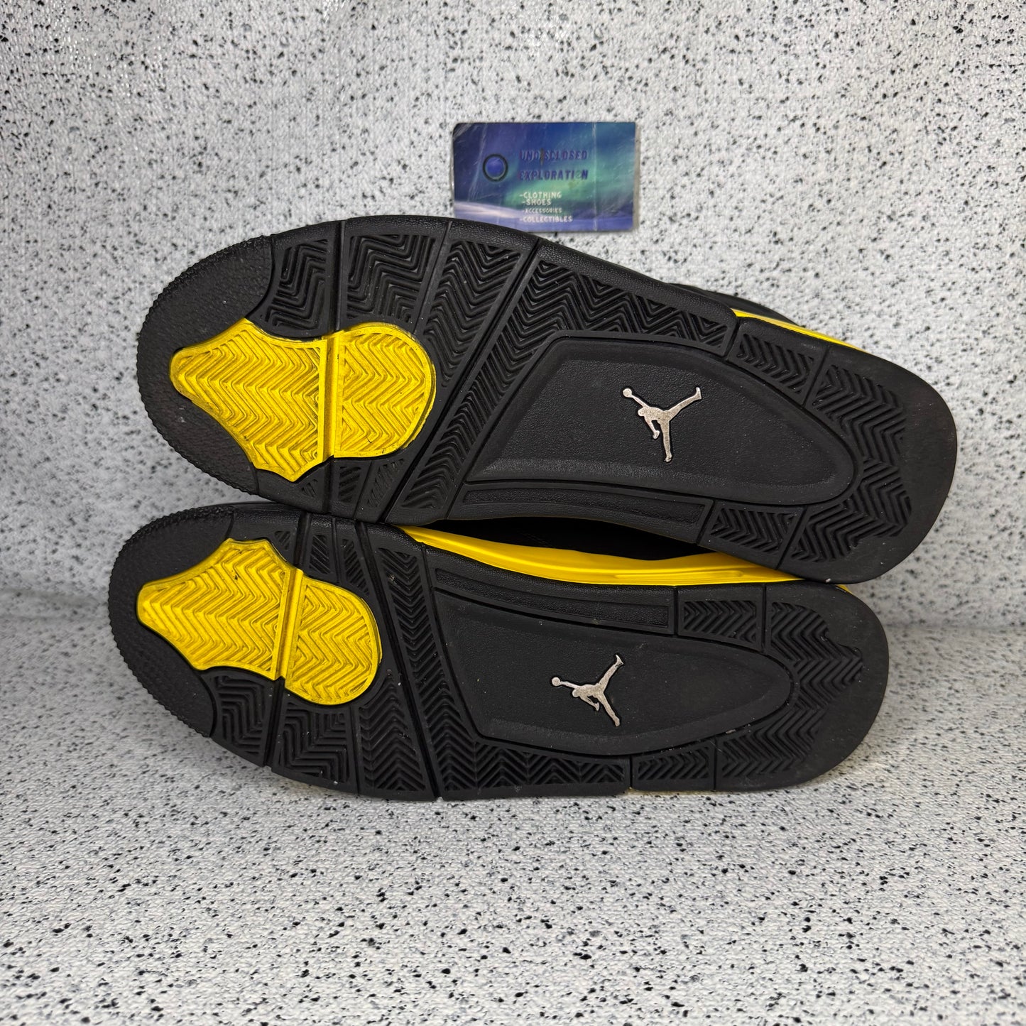 Jordan 4 Thunder 10.5 Men “Preowned”