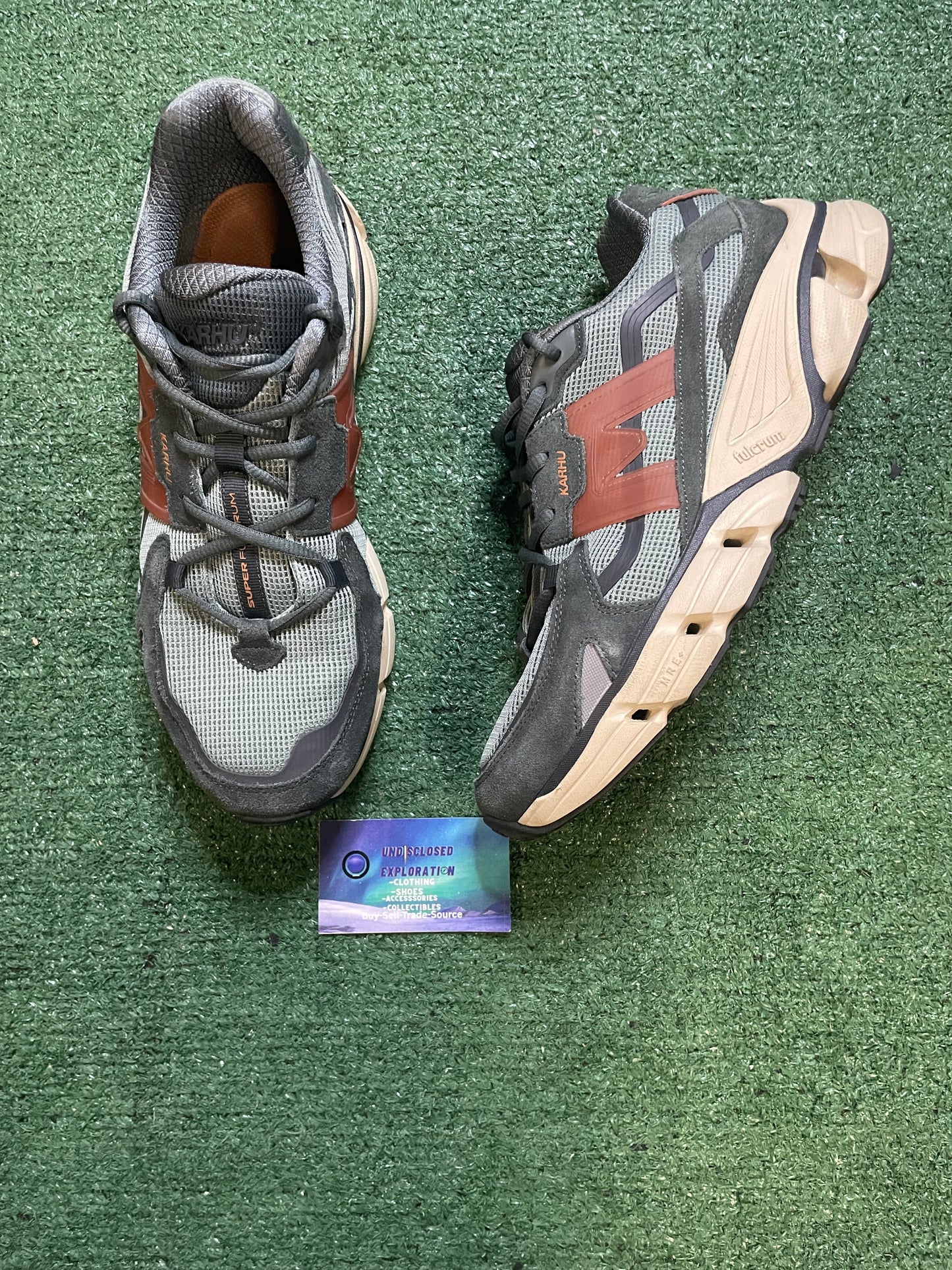 Karhu super fulcrum sage/sierra size 10.5men/12women