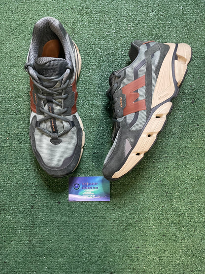 Karhu super fulcrum sage/sierra size 10.5men/12women