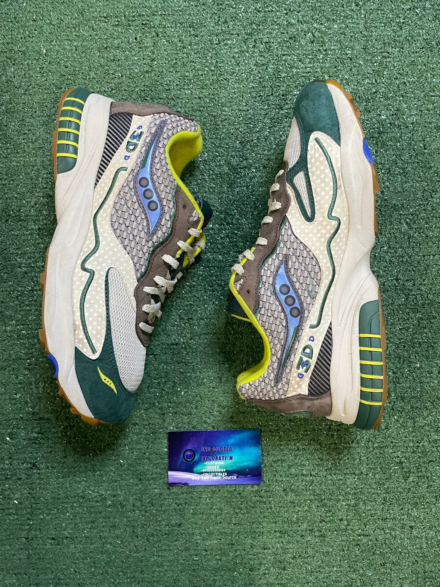 Saucony 3D hurricane grid bodega size 10men/11.5women