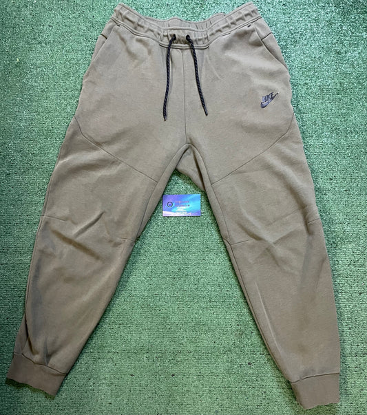 Nike tech fleece olive sweatpants