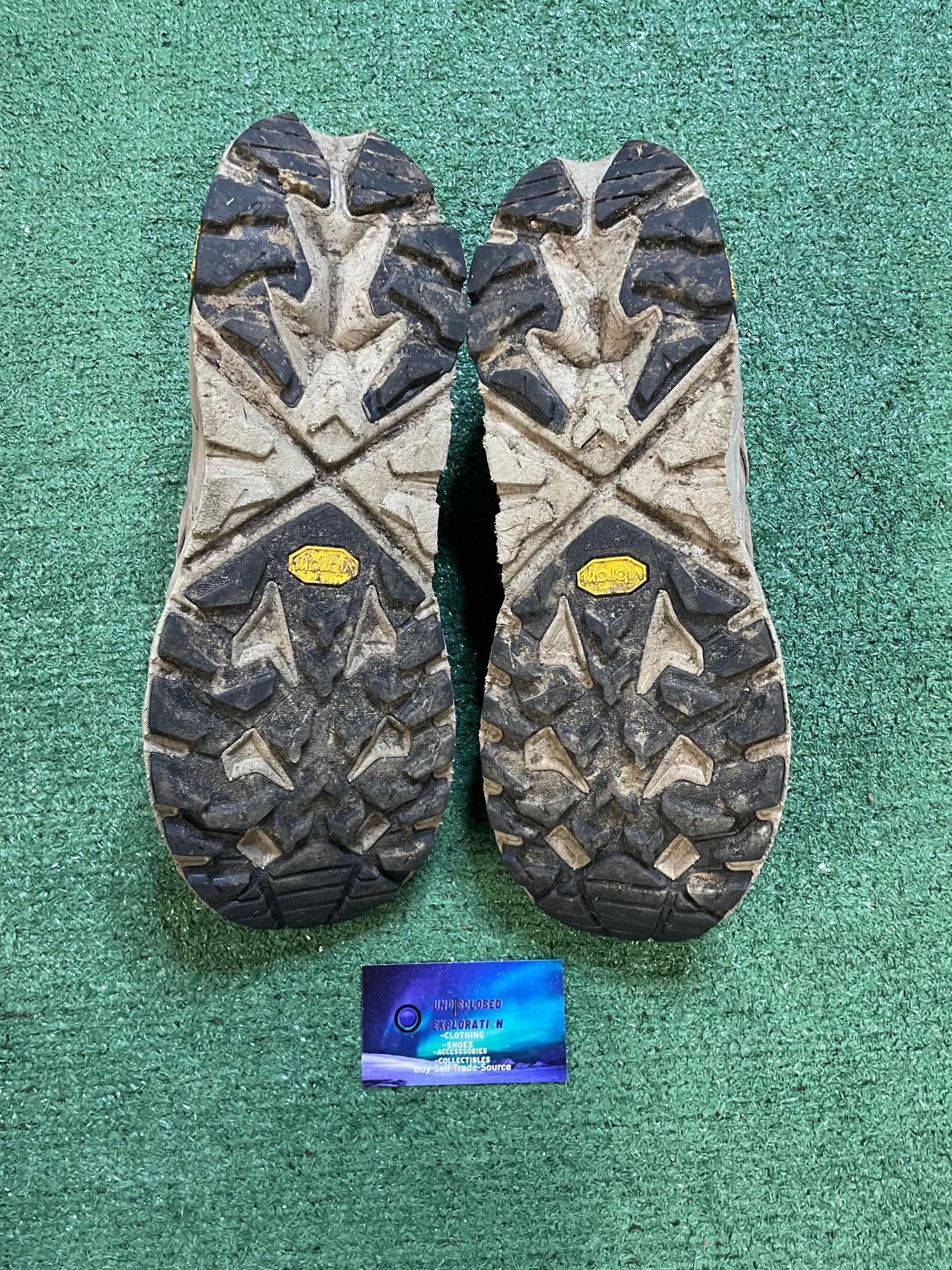 Hoka One One Anacapa Low GTX size 10men/11.5women